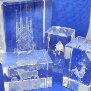 Crystal Glass Paper Weight Cubes With 3D Laser Etched Images' Inside.